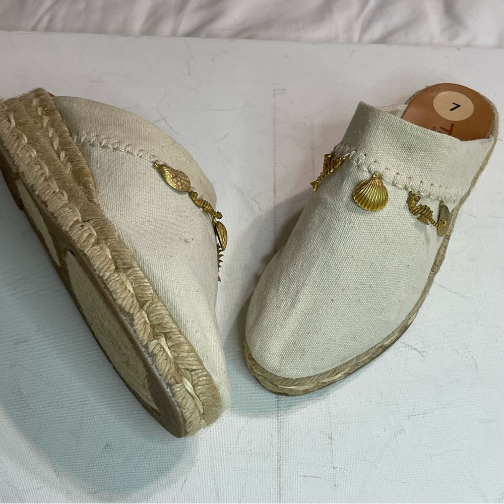 Talbots  Beige Espadrille Mules with‎ Gold Charms